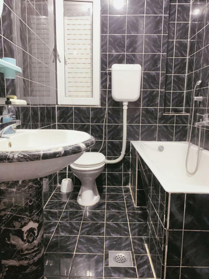 Hostel Holiday Τσέτινιε Εξωτερικό φωτογραφία