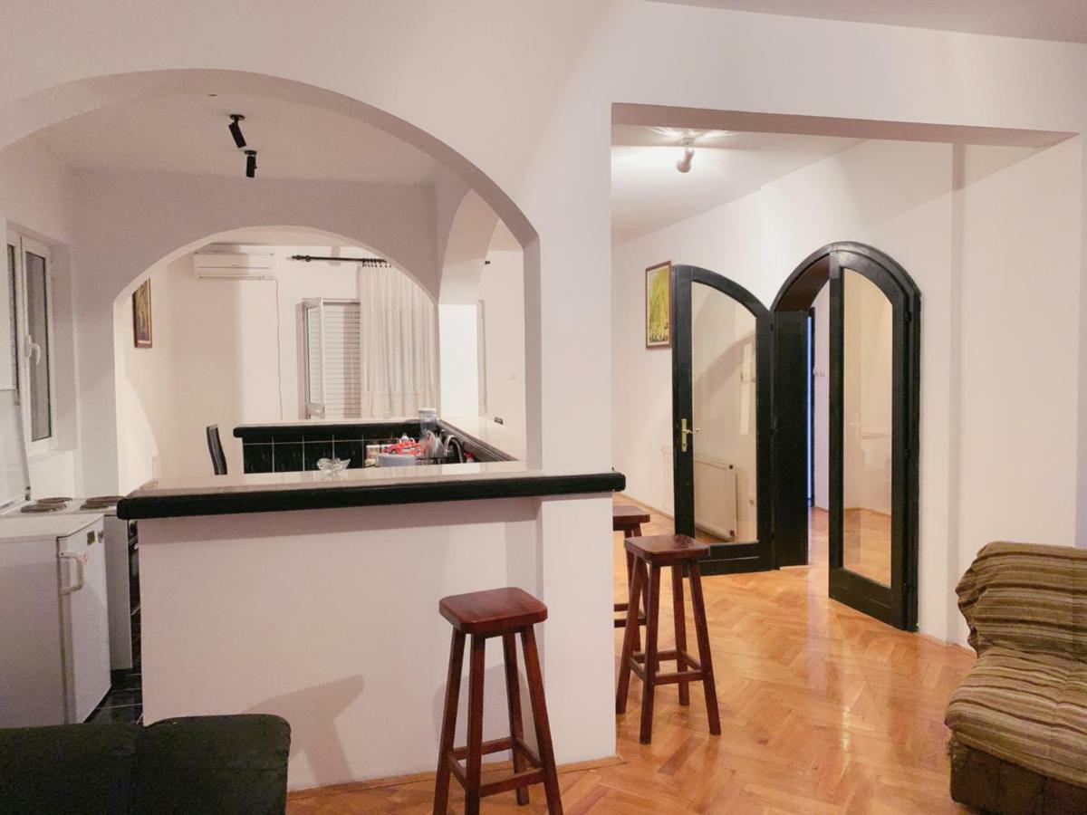 Hostel Holiday Τσέτινιε Εξωτερικό φωτογραφία