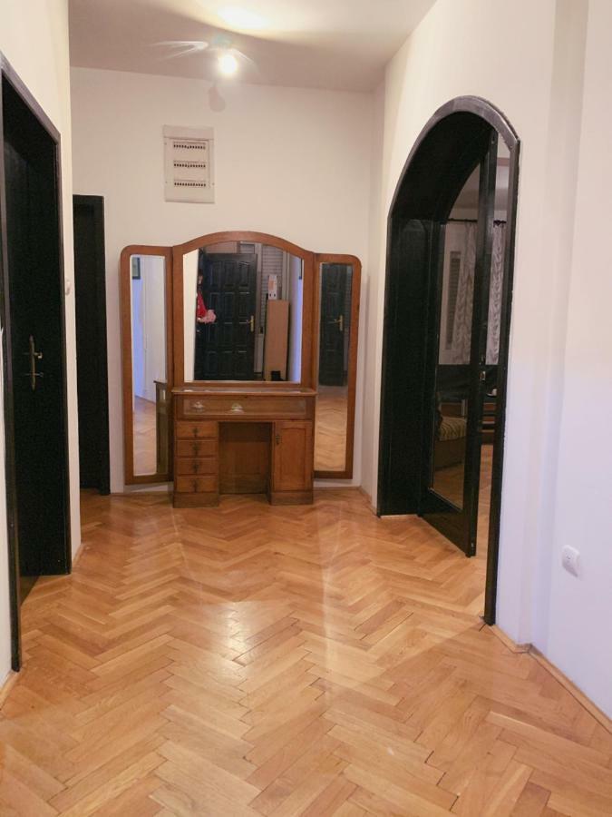 Hostel Holiday Τσέτινιε Εξωτερικό φωτογραφία