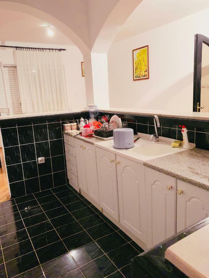 Hostel Holiday Τσέτινιε Εξωτερικό φωτογραφία