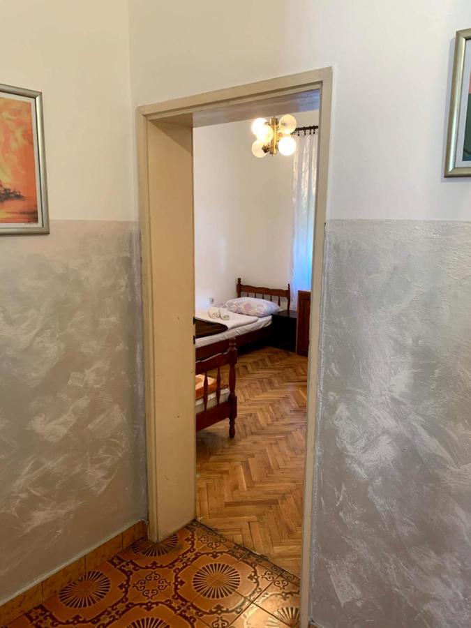 Hostel Holiday Τσέτινιε Εξωτερικό φωτογραφία